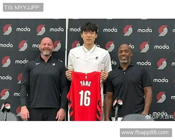 杨瀚森的时尚品味如何格兰特愿意提供穿搭建议 杨瀚森的时尚品味如何格兰特愿意提供穿搭建议