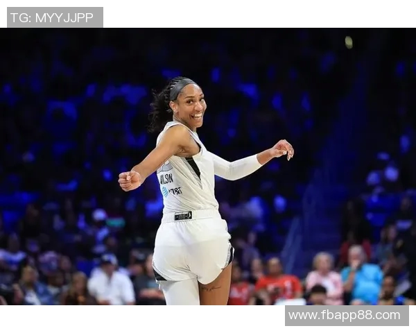 热火祝贺阿贾夺生涯第三冠阿德巴约与其合影庆祝 热火祝贺阿贾夺生涯第三冠阿德巴约与其合影庆祝