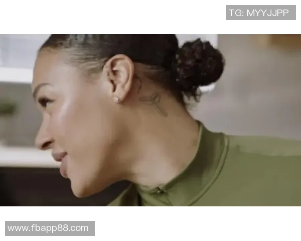 人各有志坎贝奇鼓励女球员兼职擦边博主赚取额外收入与奢侈品分享